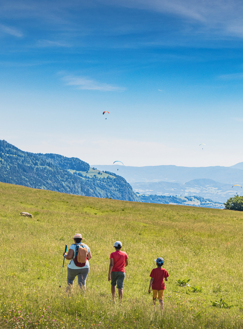 Randonnée en famille dans les Monts de Genève