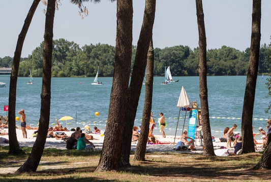La Plage du Lac : baignade en été à Bordeaux