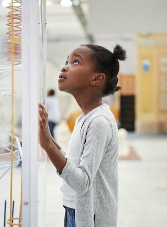 Fête de la Science 2022 à Nantes en famille : fillette