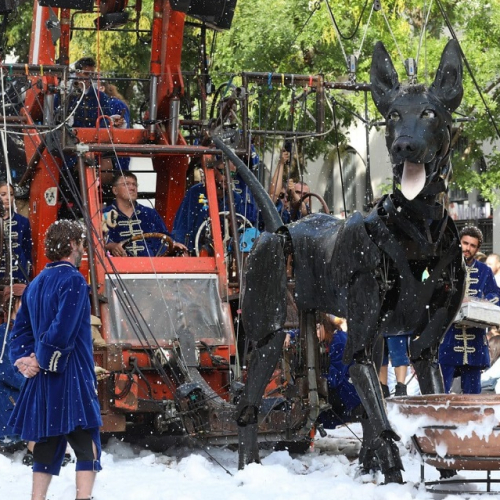 Le Xolo et le Bull Machin - Royal de Luxe : xolo