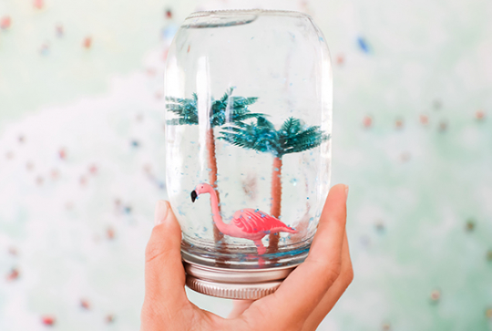 Boule à neige flamant rose