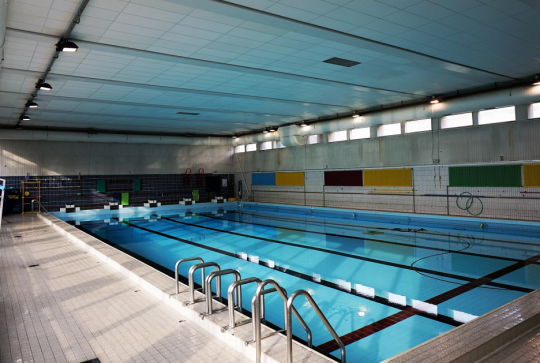 Piscine Saint-Exupéry : Bassin intérieur