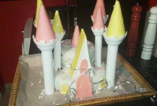 Gâteau château de princesse blanc