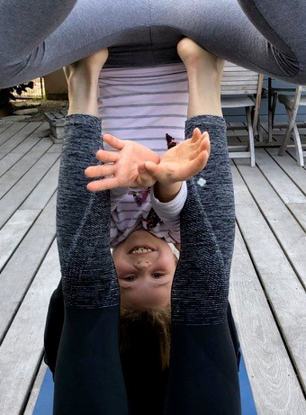 Yoga en famille à la Nef des Jouets - Rachel Seigneur