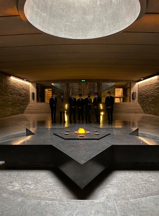 Mémorial de la Shoah : Crypte