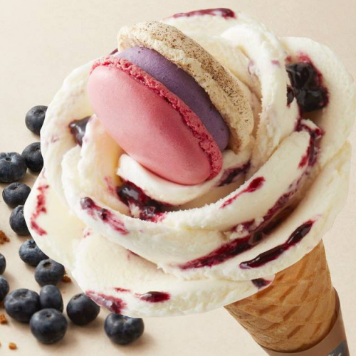 Amorino : glace au cheesecake myrtilles