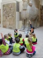 Atelier au Louvre : Géants et génies de glaise