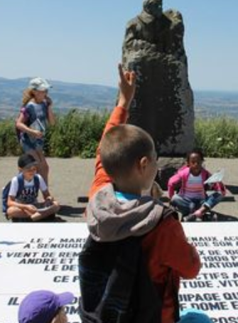 Les petits explorateurs au sommet