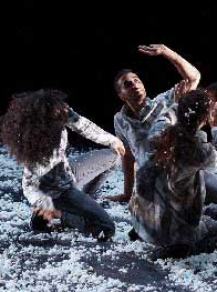 Spectacle Du chaos naissent les étoiles.