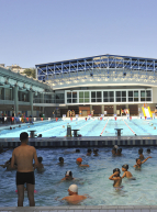 Centre nautique André Sousi : piscine à Bron en famille
