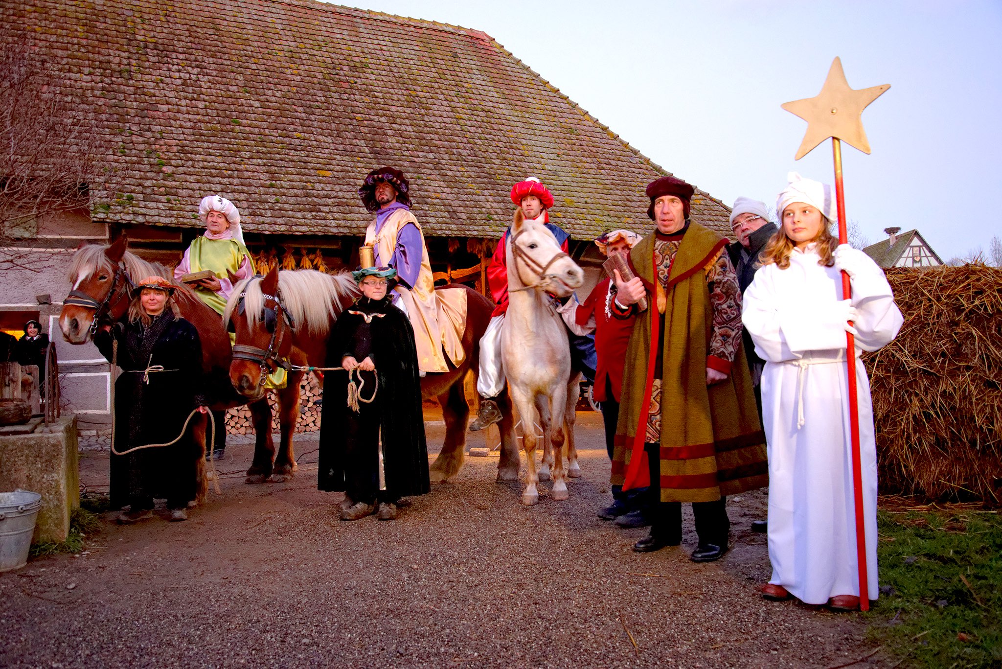 L'arrivée des Rois Mages 2024 à d'Alsace défilés en